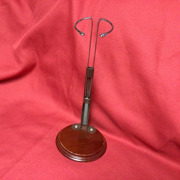 Doll stand wooden adjustable - Picture 1 of 2